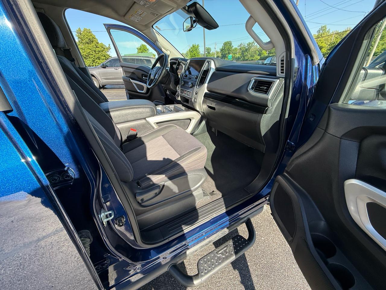 Nissan Titan 4x4 Crew Cab SV 2021
