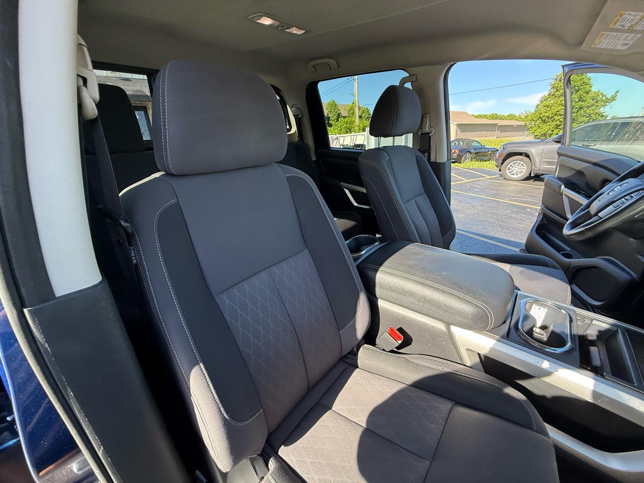 Nissan Titan 4x4 Crew Cab SV 2021