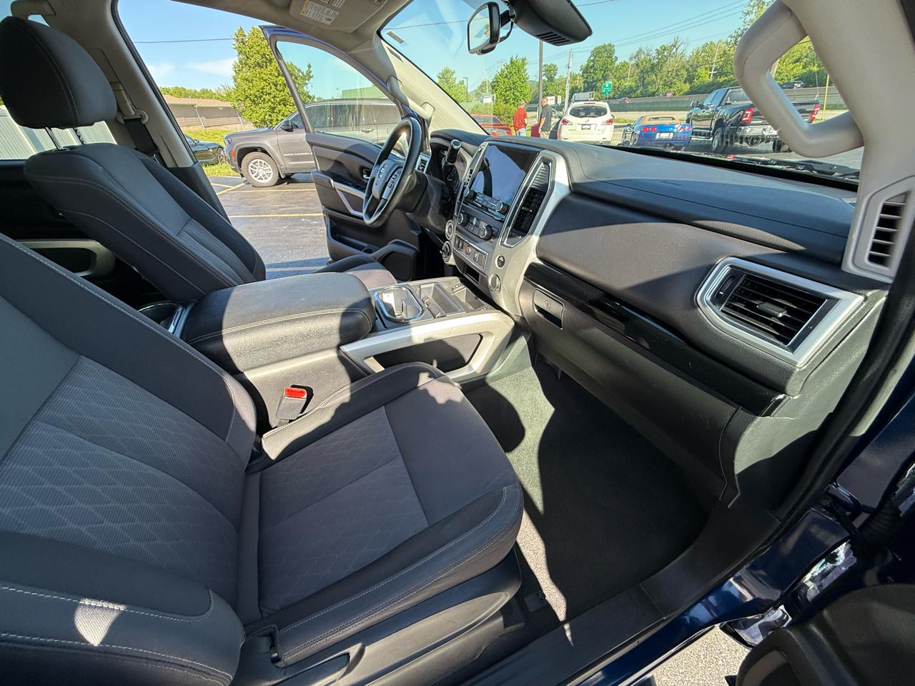 Nissan Titan 4x4 Crew Cab SV 2021