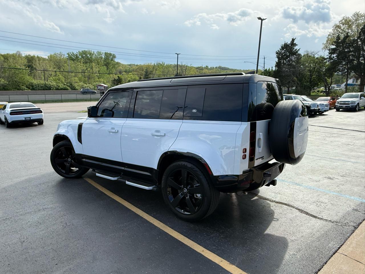 Land Rover Defender 110 X-Dynamic SE AWD 2023