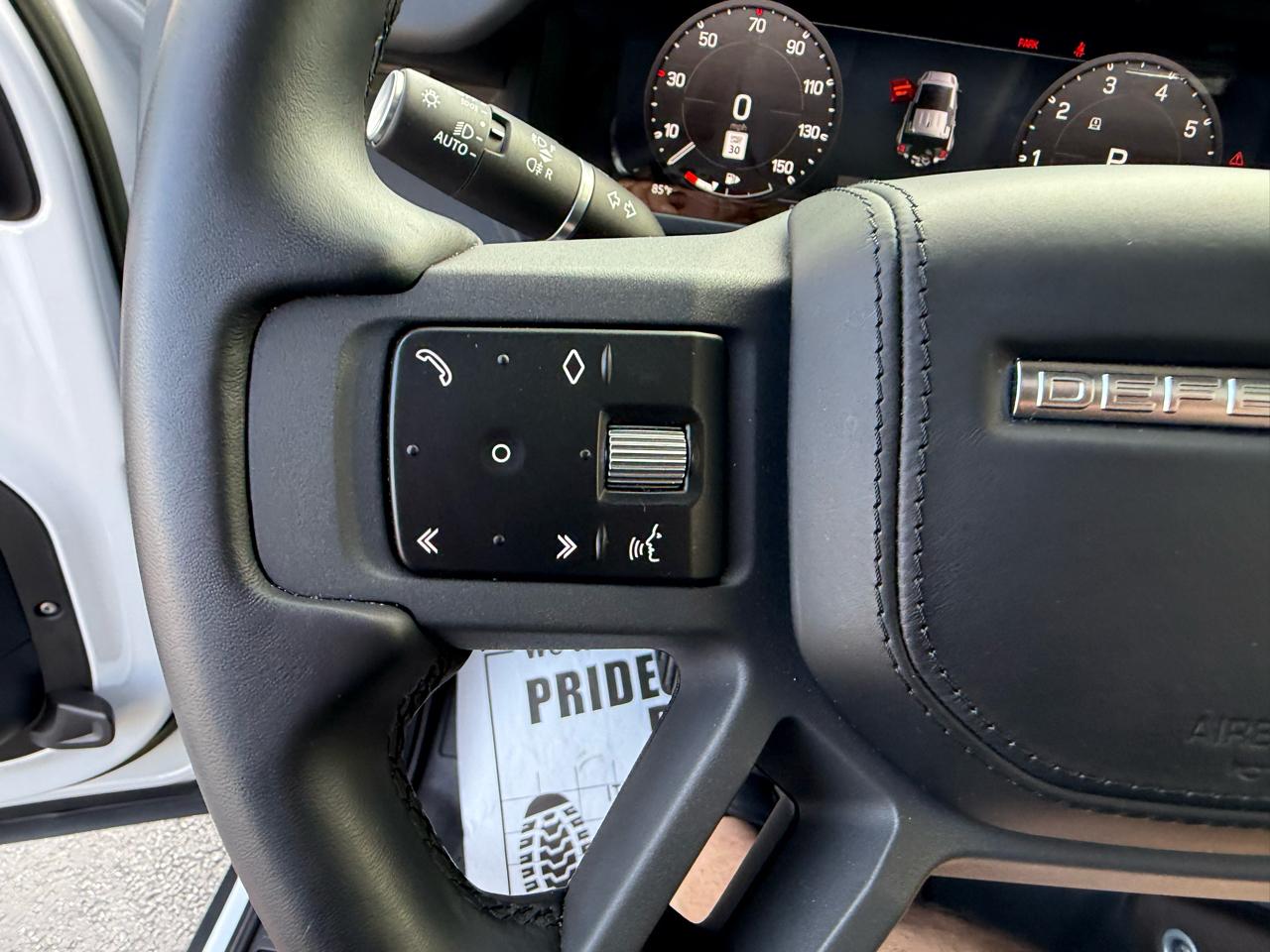 Land Rover Defender 110 X-Dynamic SE AWD 2023