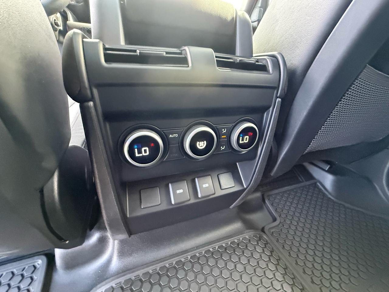 Land Rover Defender 110 X-Dynamic SE AWD 2023