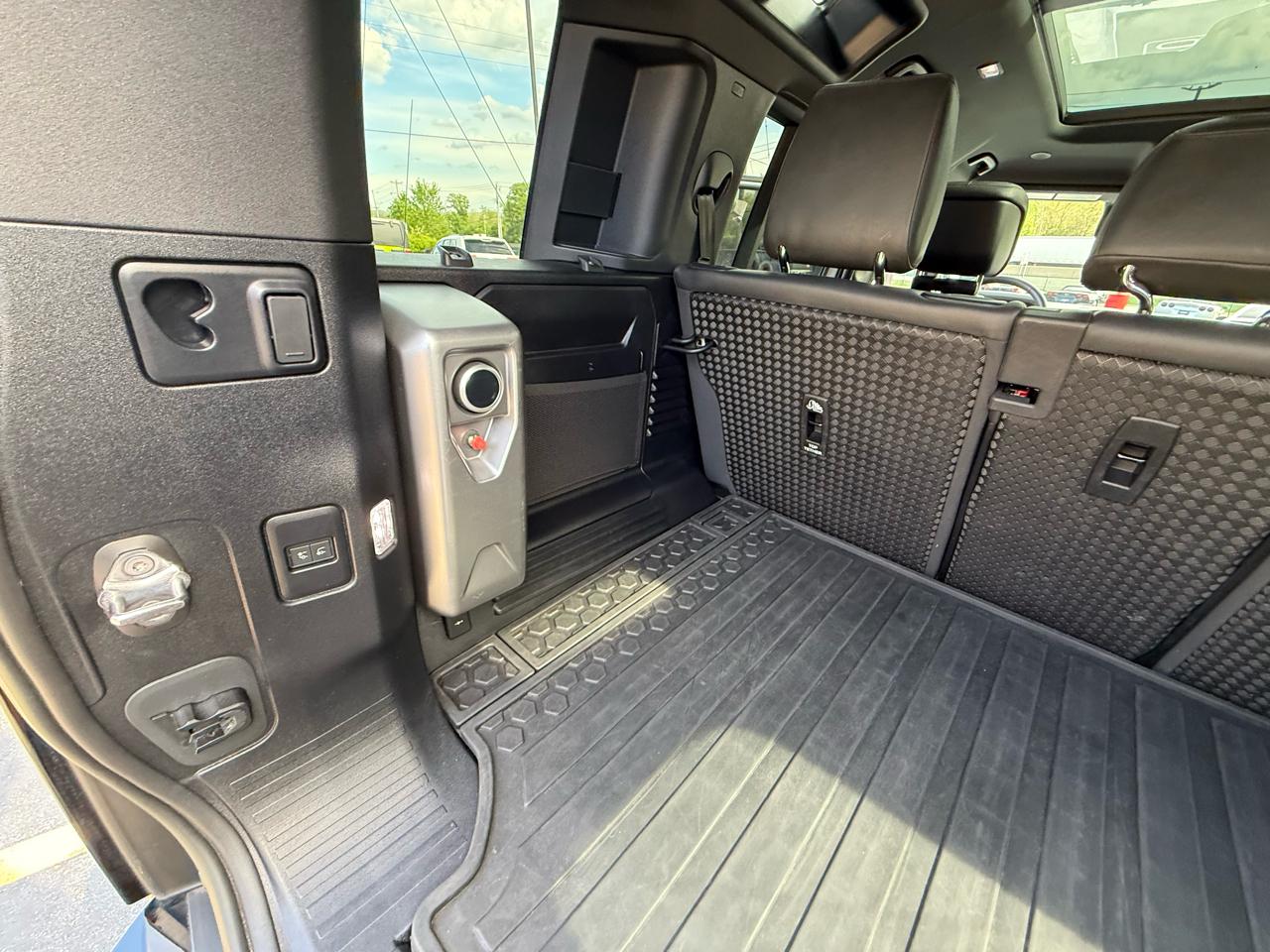 Land Rover Defender 110 X-Dynamic SE AWD 2023
