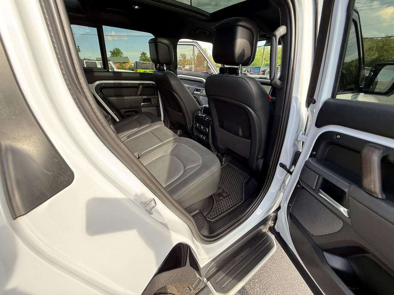 Land Rover Defender 110 X-Dynamic SE AWD 2023