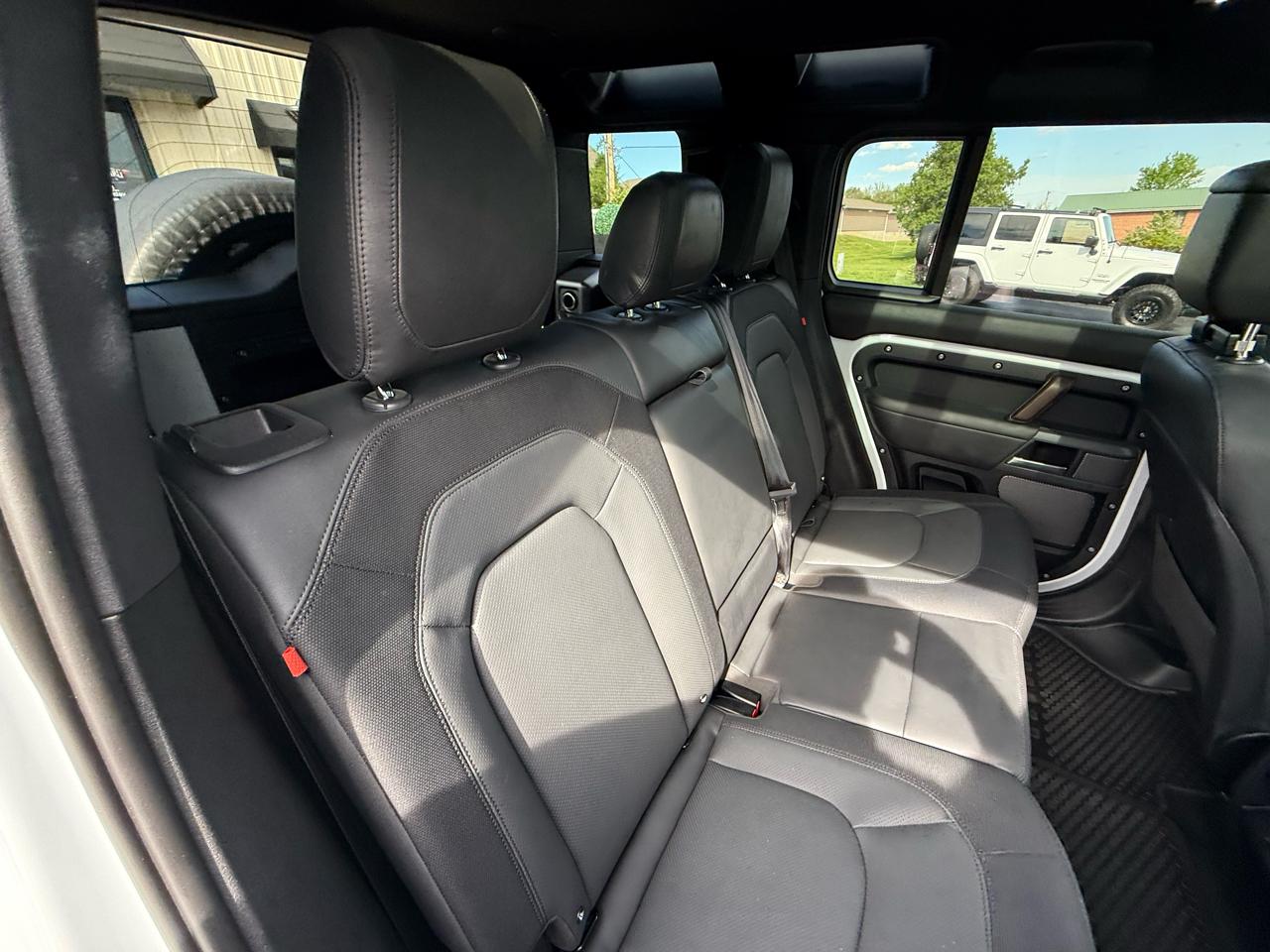 Land Rover Defender 110 X-Dynamic SE AWD 2023