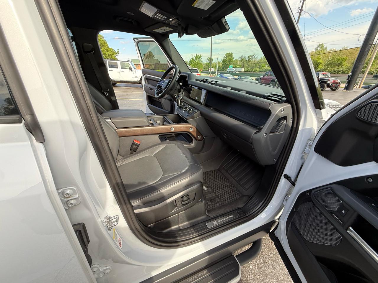 Land Rover Defender 110 X-Dynamic SE AWD 2023