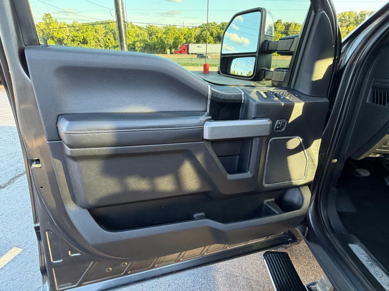 Ford Super Duty F-250 SRW 4WD Crew Cab 156" Platinum 2019
