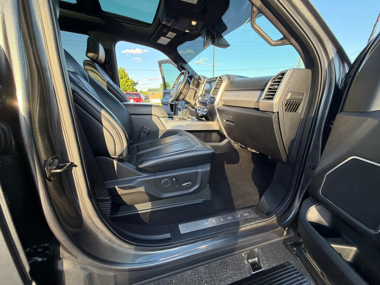 Ford Super Duty F-250 SRW 4WD Crew Cab 156" Platinum 2019