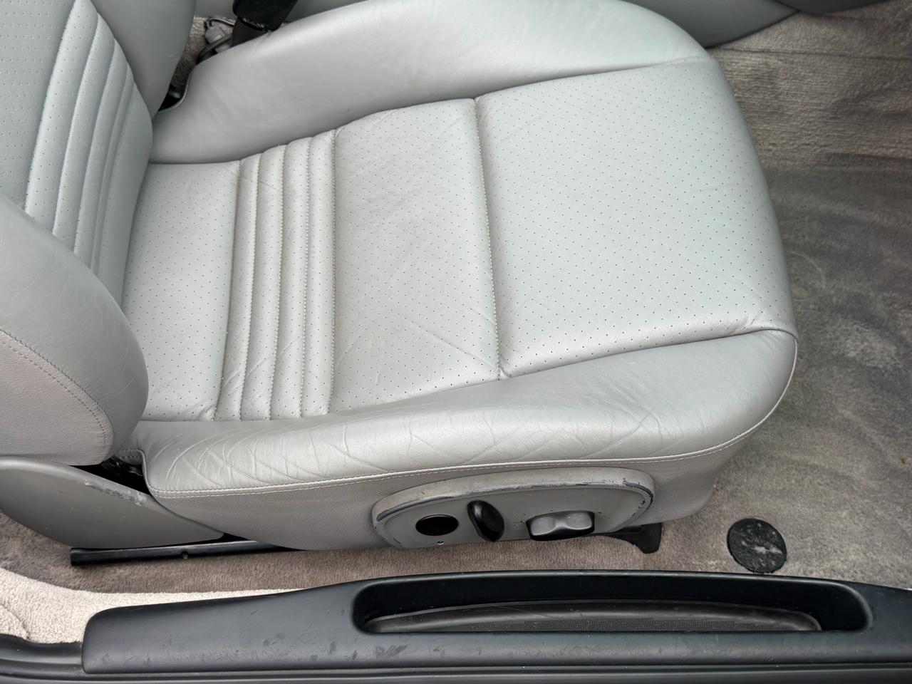 Porsche 911 Carrera 2dr Carrera 4 Cabriolet Tiptronic 2001