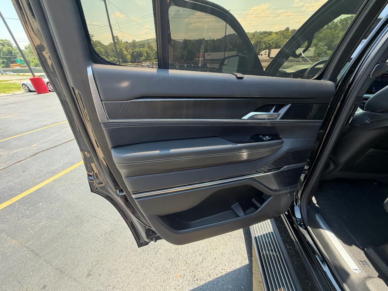 Jeep Grand Wagoneer Series II Obsidian 4x4 2022