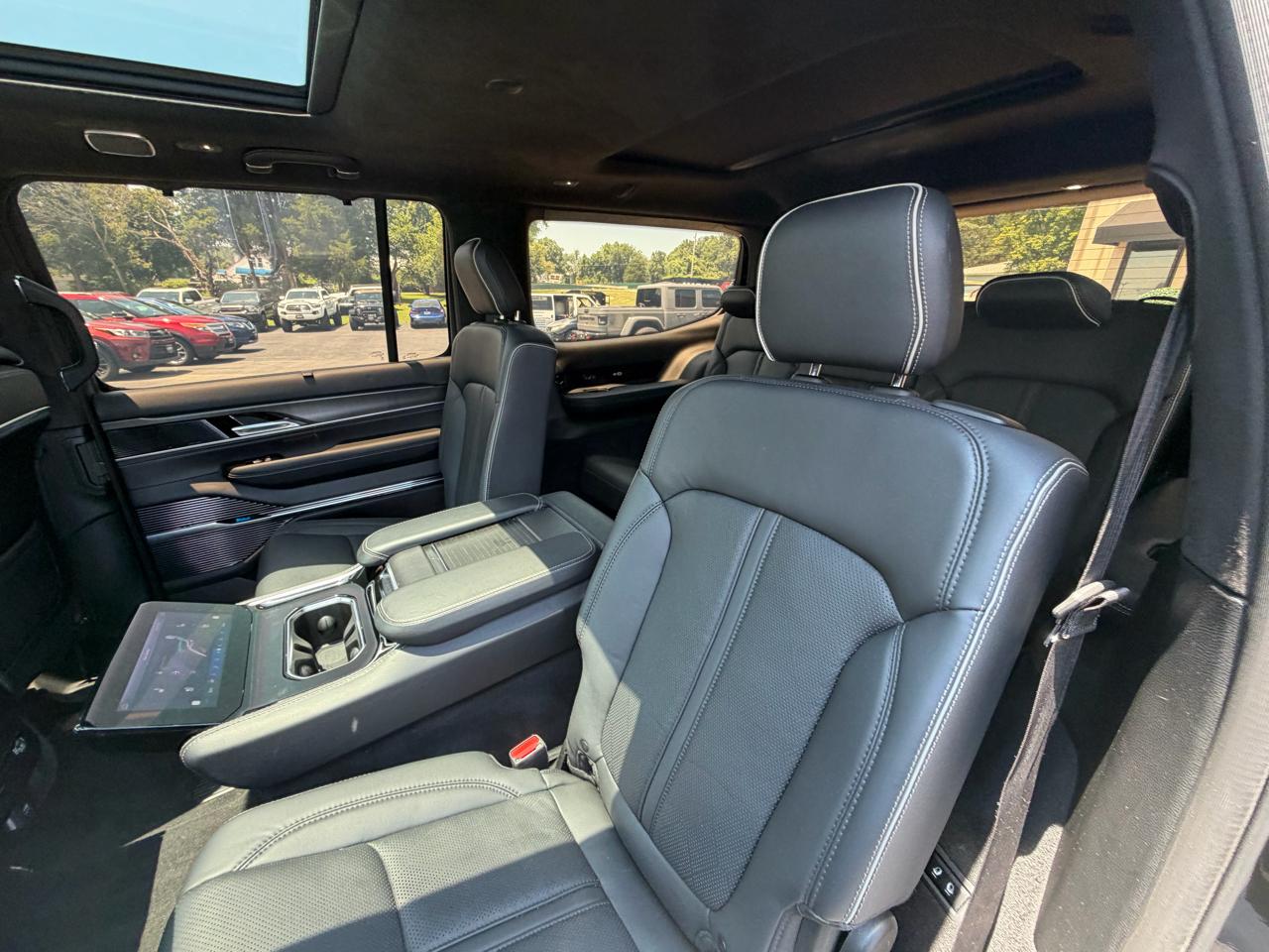 Jeep Grand Wagoneer Series II Obsidian 4x4 2022