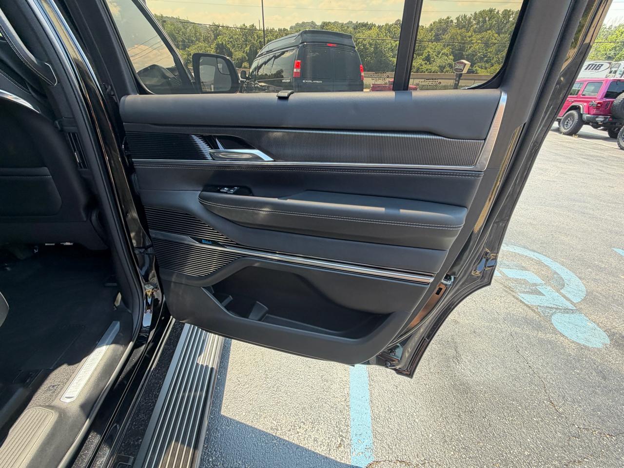 Jeep Grand Wagoneer Series II Obsidian 4x4 2022