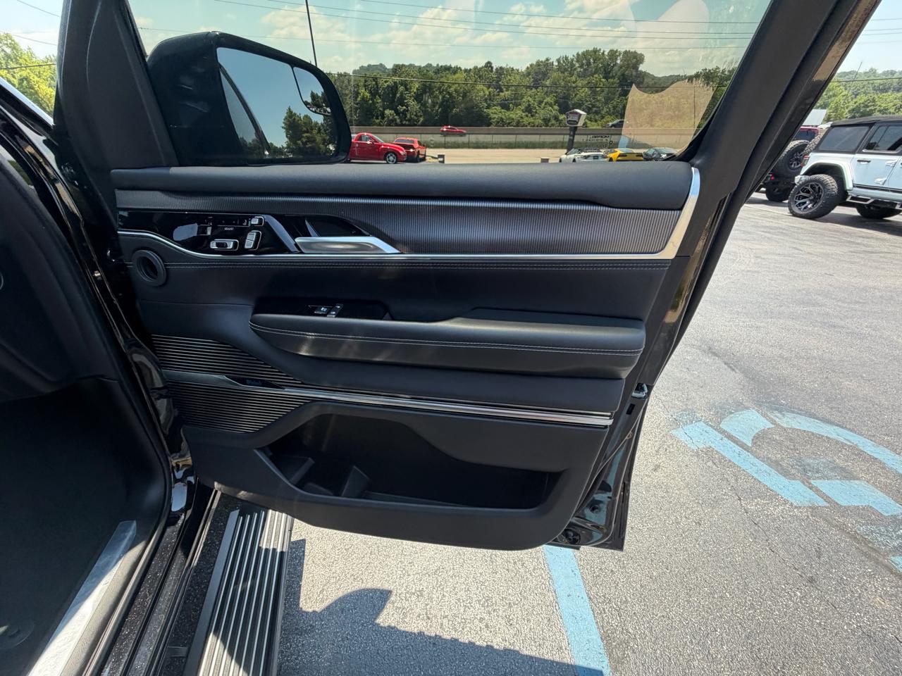 Jeep Grand Wagoneer Series II Obsidian 4x4 2022