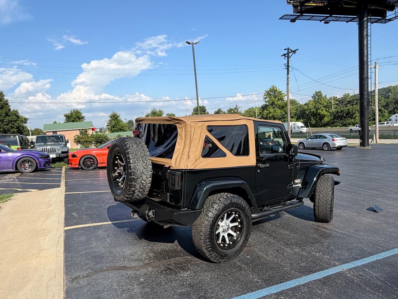 Jeep Wrangler 4WD 2dr Sahara 2012