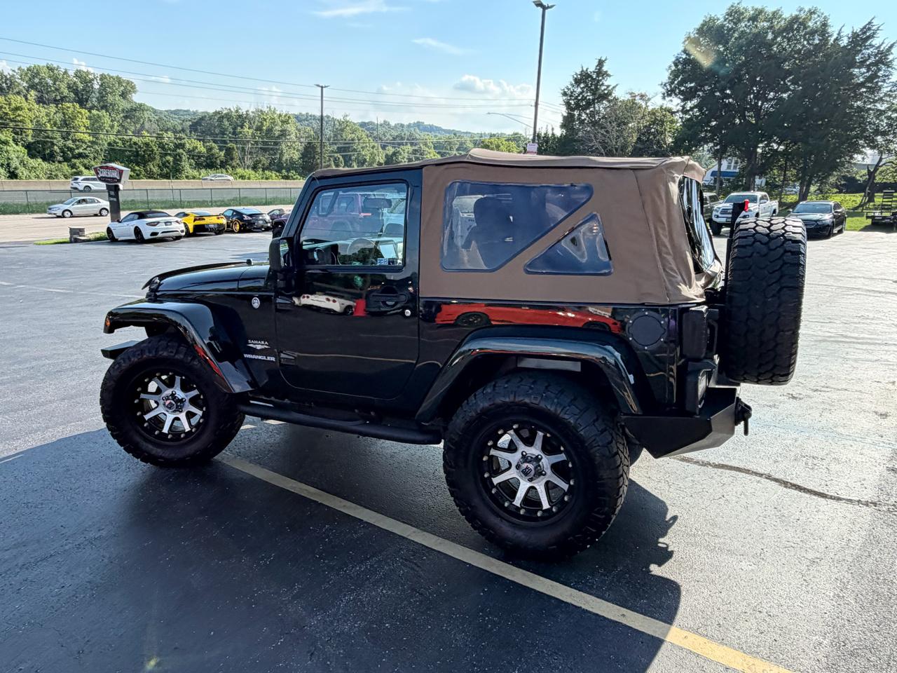 Jeep Wrangler 4WD 2dr Sahara 2012