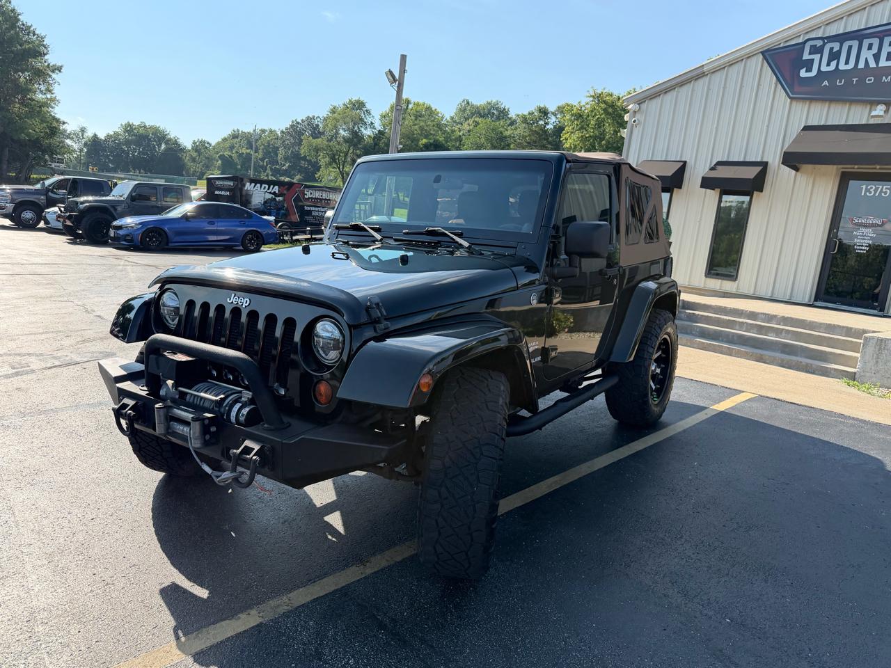 Jeep Wrangler 4WD 2dr Sahara 2012
