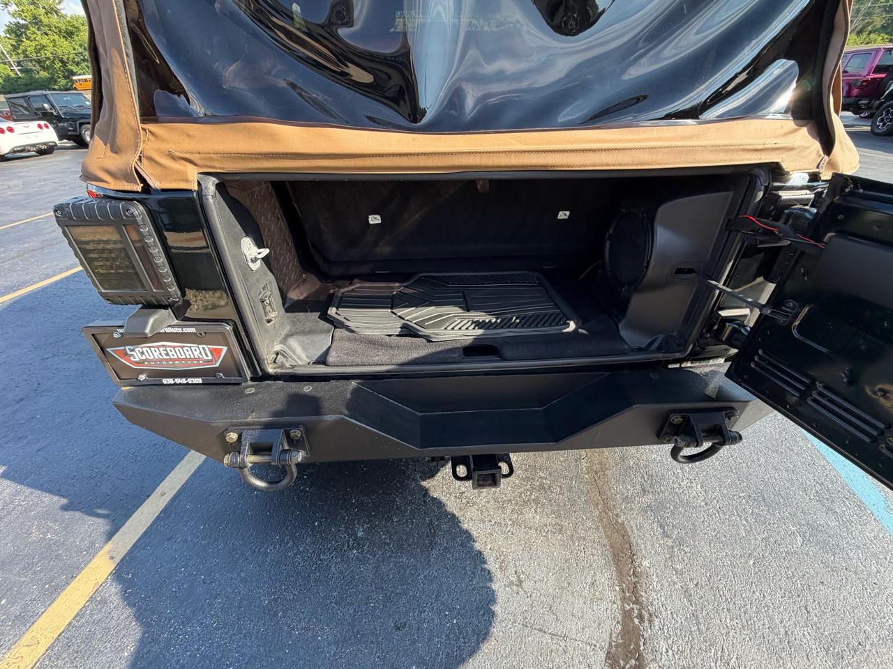 Jeep Wrangler 4WD 2dr Sahara 2012