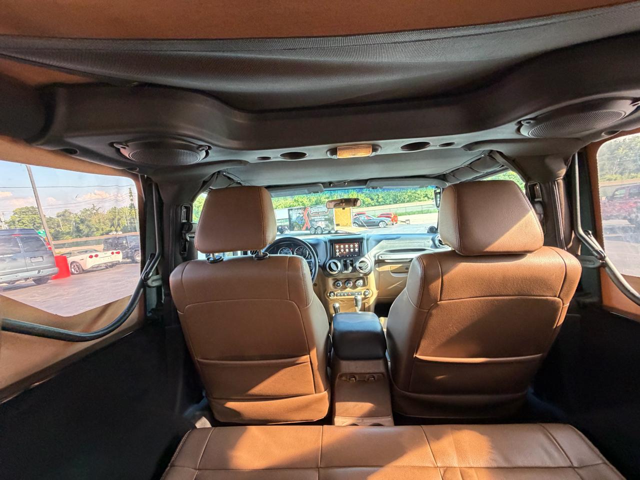 Jeep Wrangler 4WD 2dr Sahara 2012