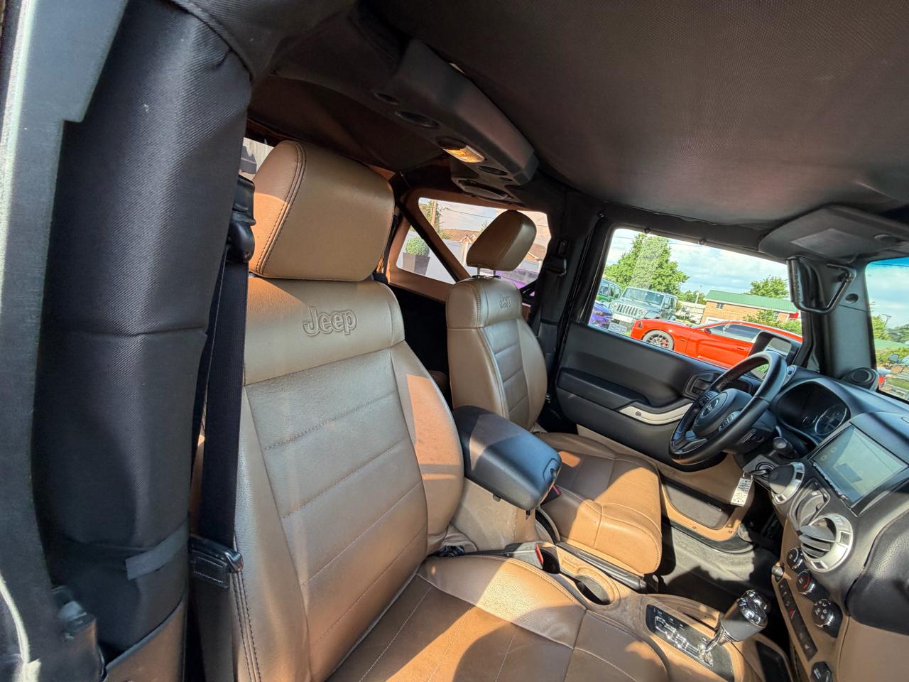 Jeep Wrangler 4WD 2dr Sahara 2012