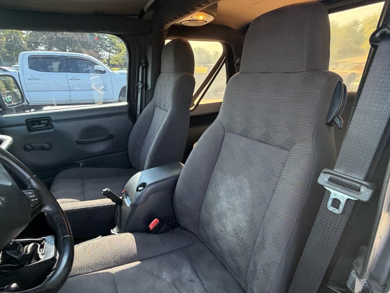 Jeep Wrangler 2dr X 2005