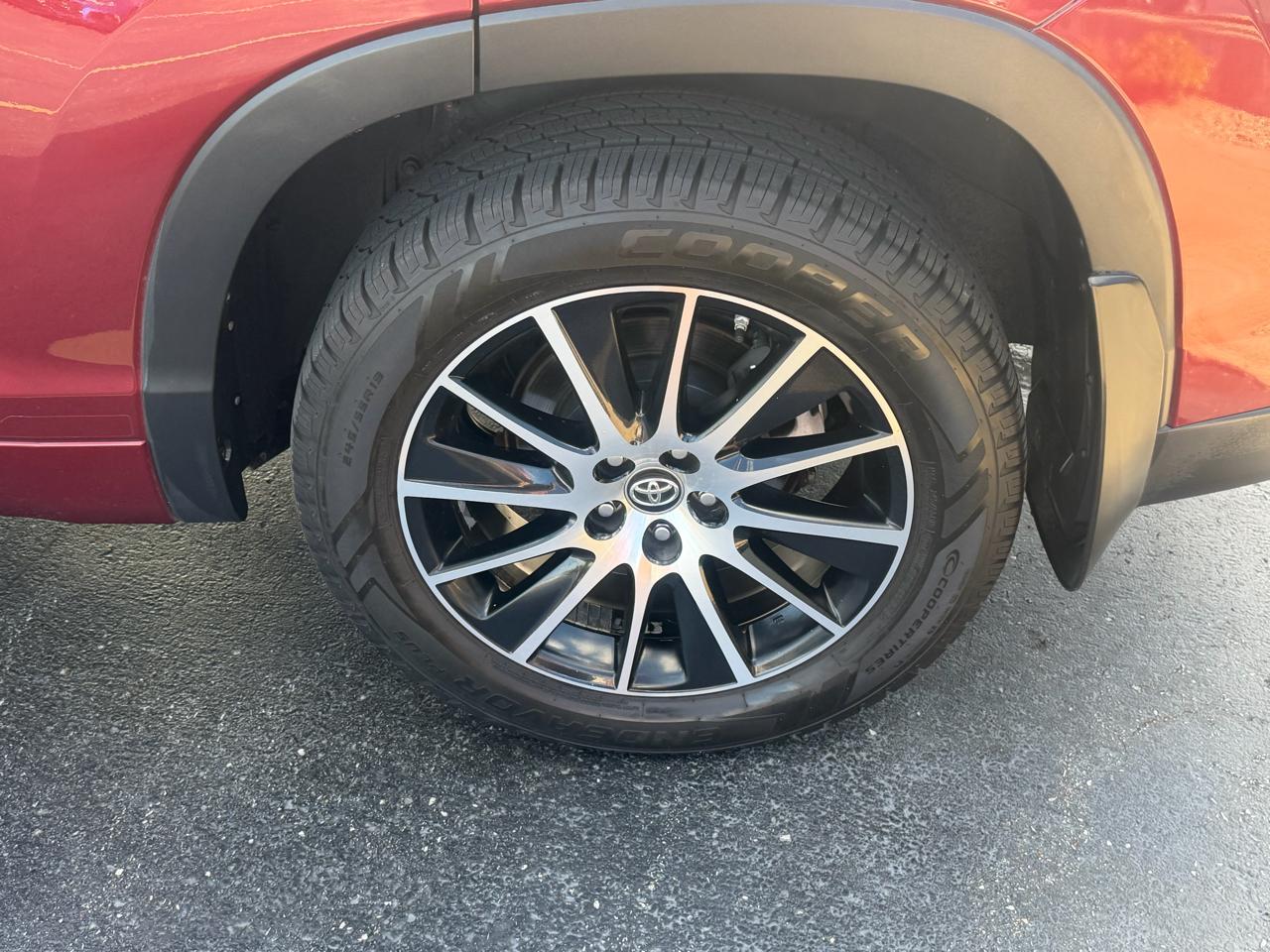 Toyota Highlander SE V6 AWD (Natl) 2018