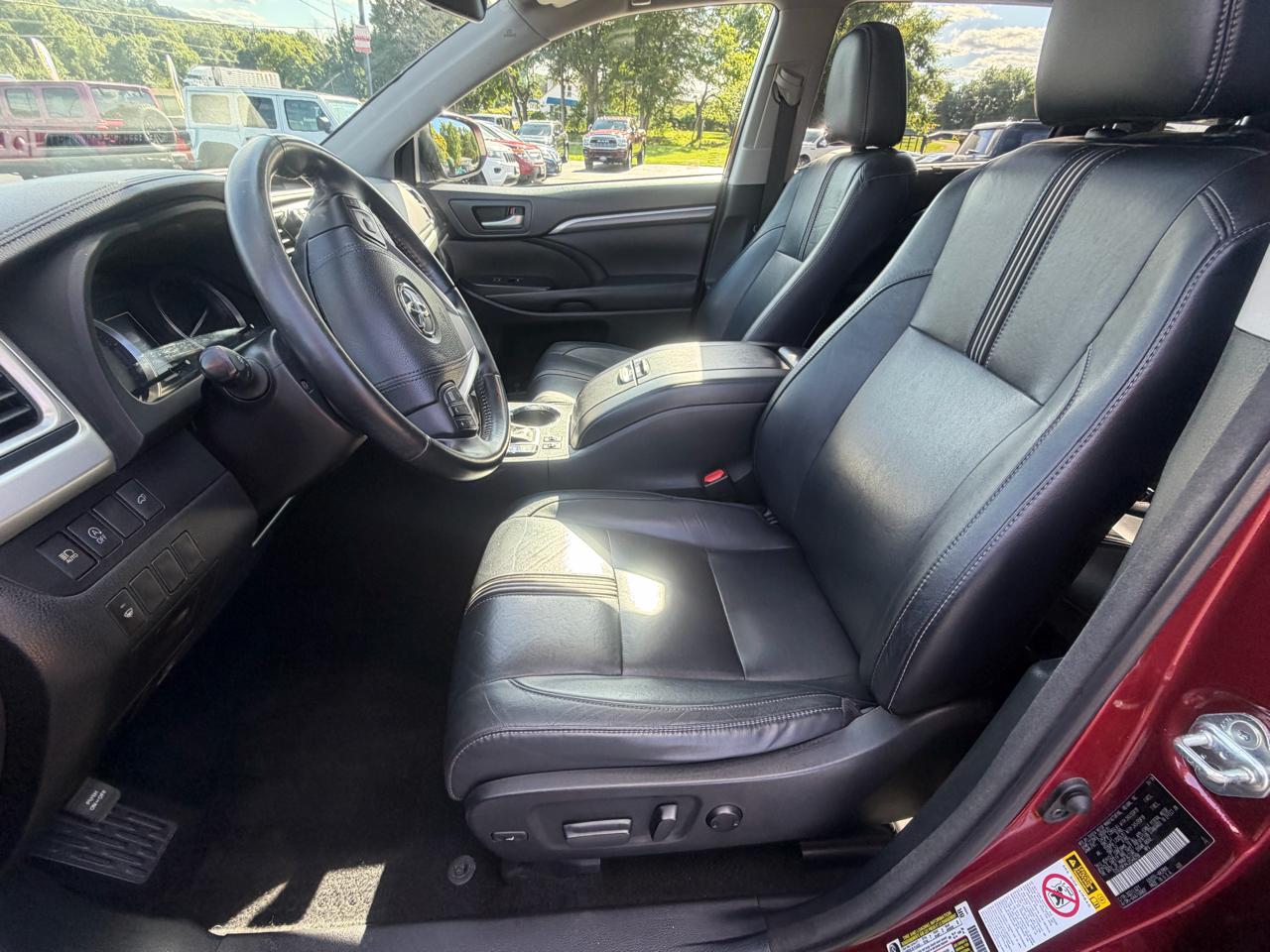 Toyota Highlander SE V6 AWD (Natl) 2018