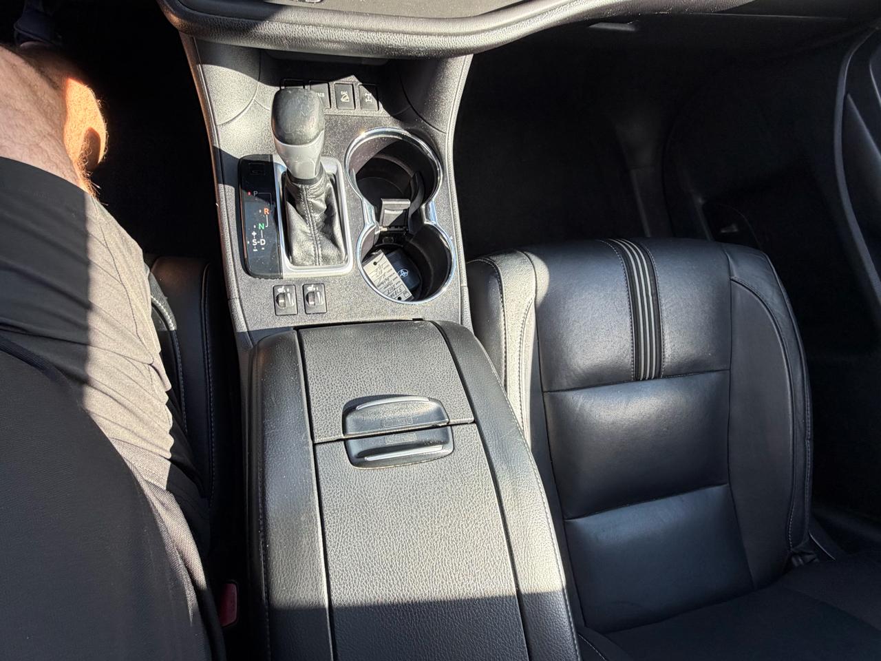 Toyota Highlander SE V6 AWD (Natl) 2018