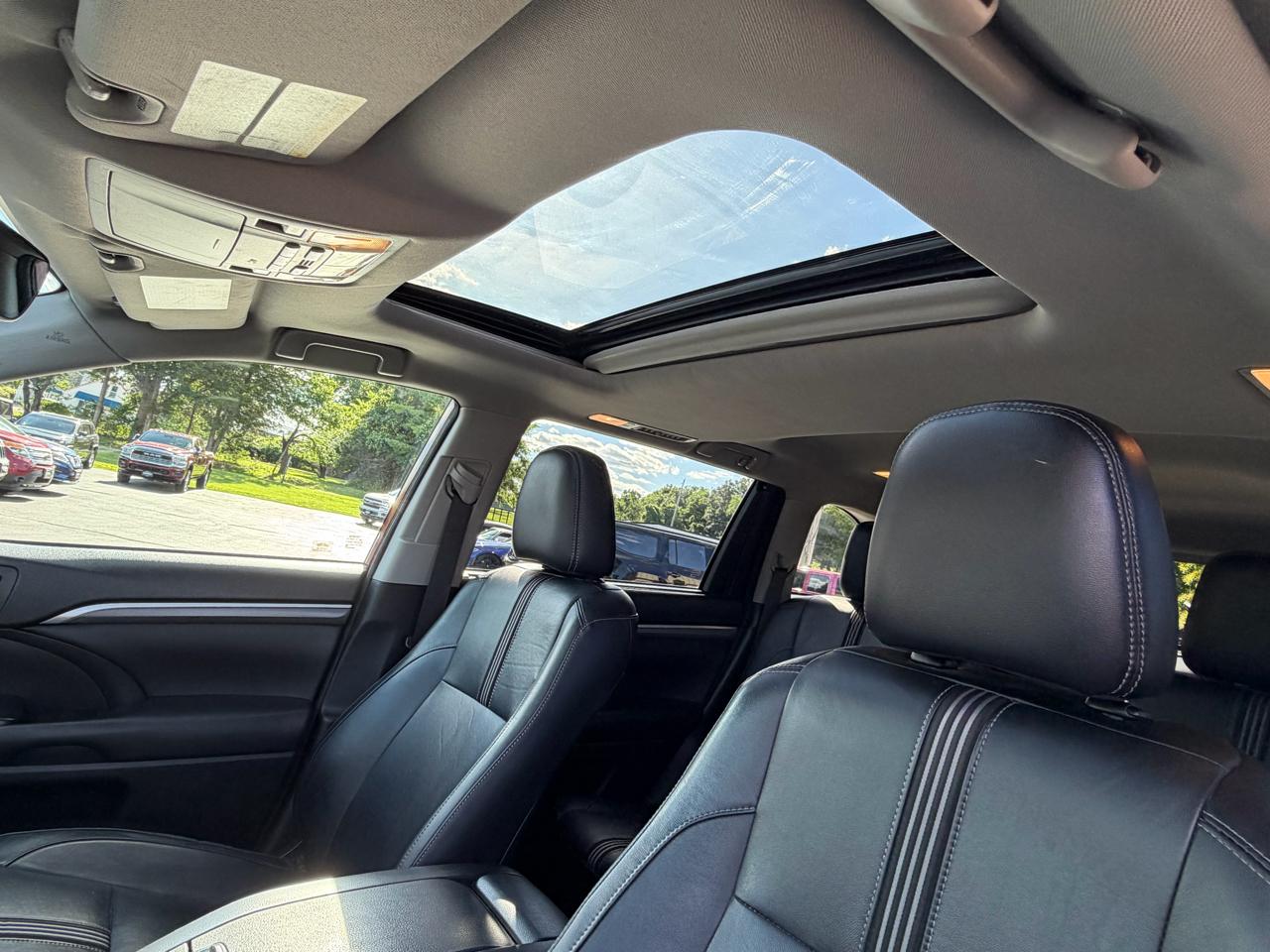 Toyota Highlander SE V6 AWD (Natl) 2018