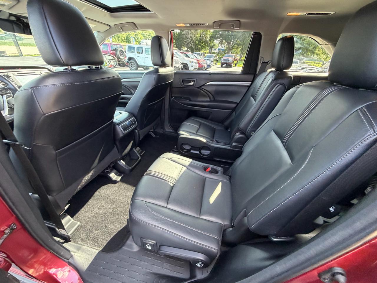Toyota Highlander SE V6 AWD (Natl) 2018