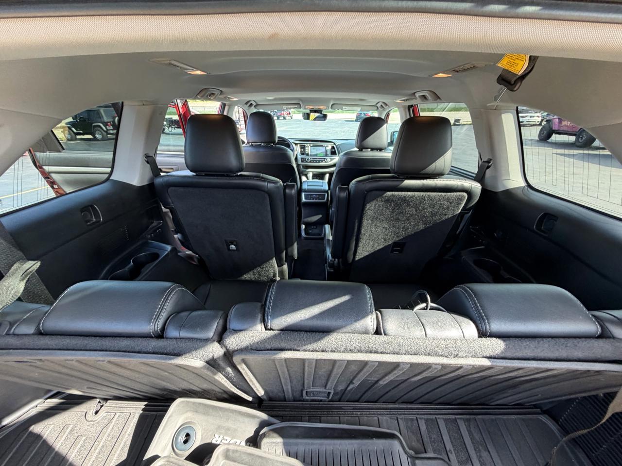 Toyota Highlander SE V6 AWD (Natl) 2018