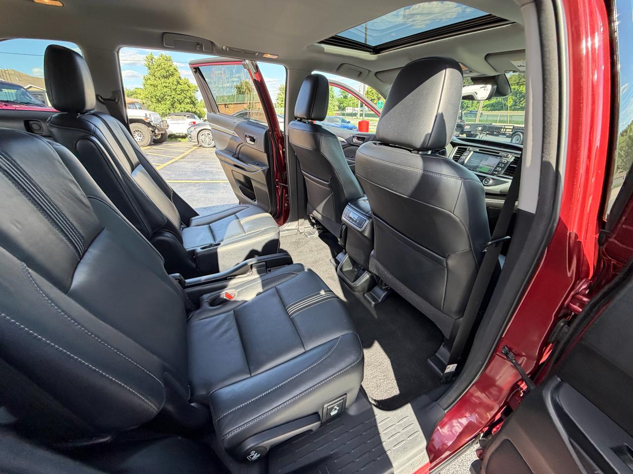 Toyota Highlander SE V6 AWD (Natl) 2018