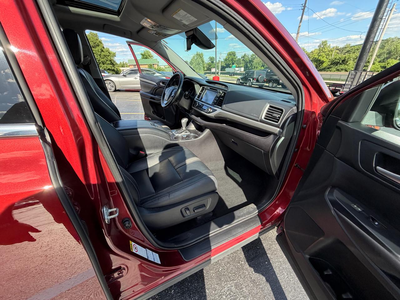 Toyota Highlander SE V6 AWD (Natl) 2018