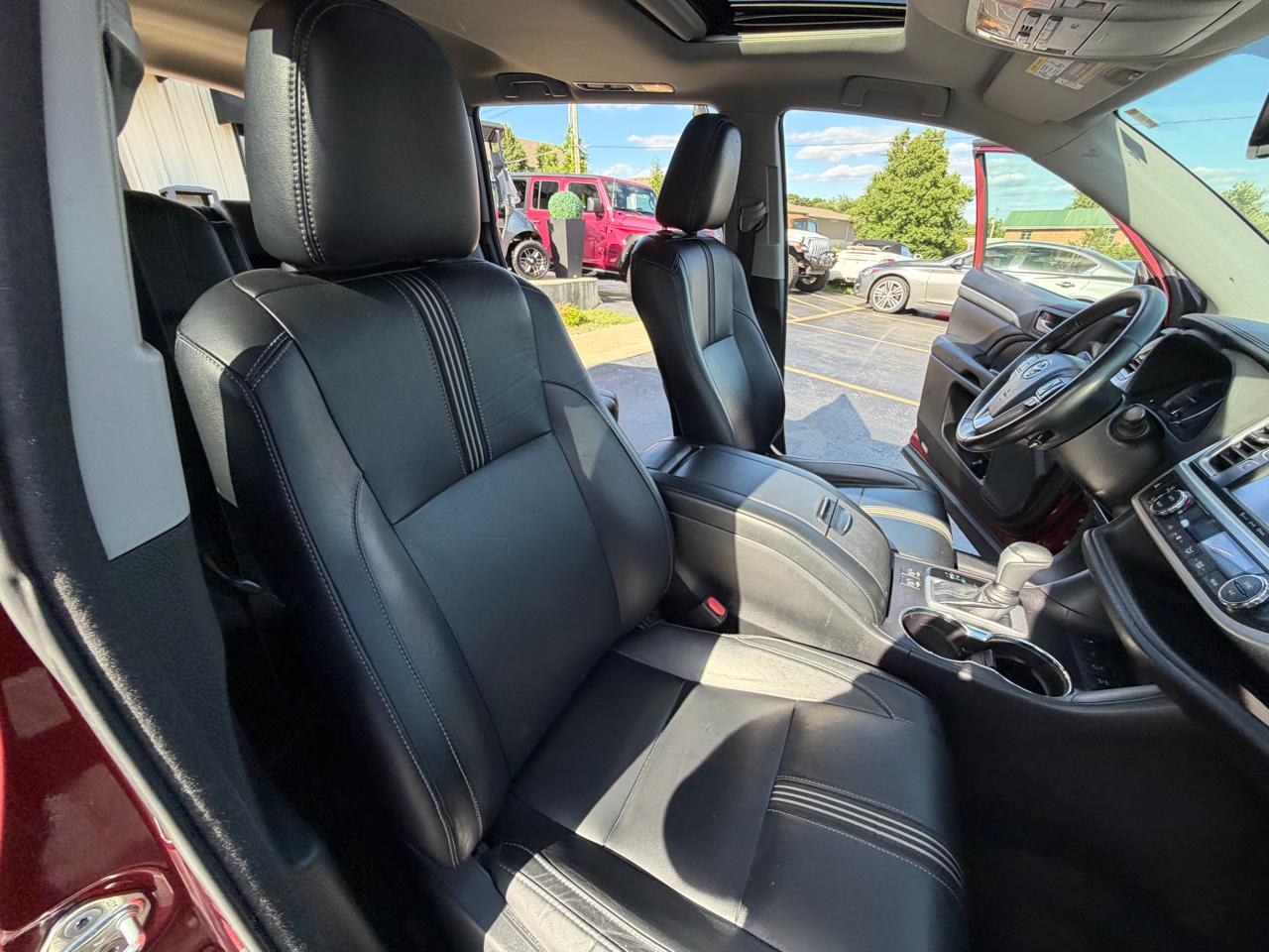 Toyota Highlander SE V6 AWD (Natl) 2018