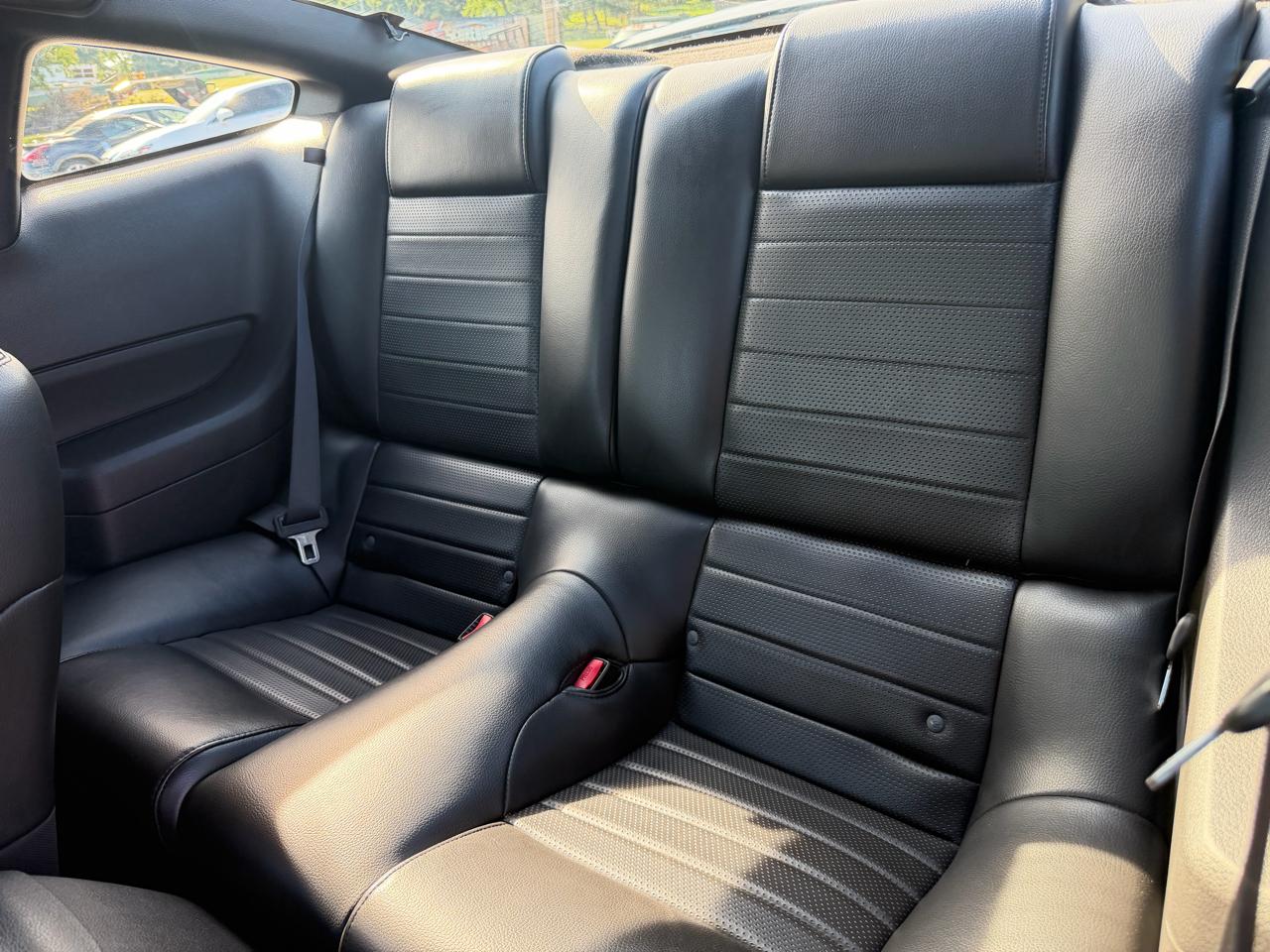 Ford Mustang 2dr Cpe GT Deluxe 2007