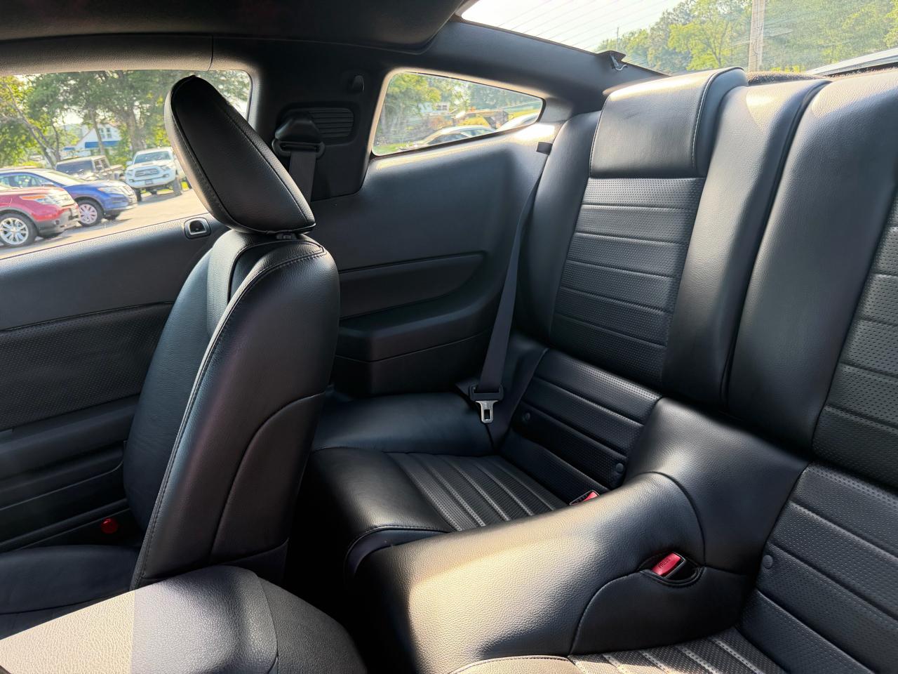 Ford Mustang 2dr Cpe GT Deluxe 2007