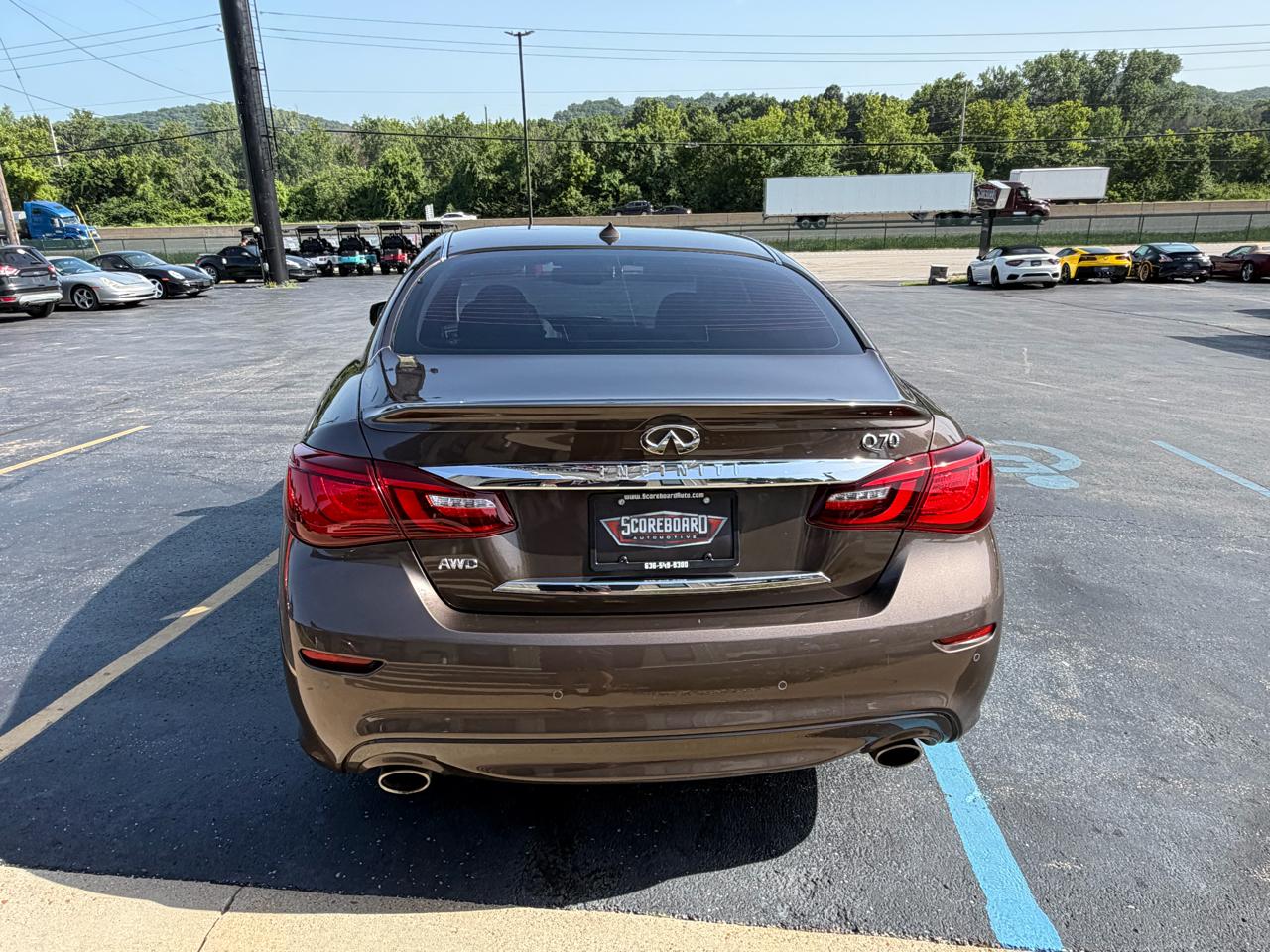 Infiniti Q70 4dr Sdn V6 AWD 2015