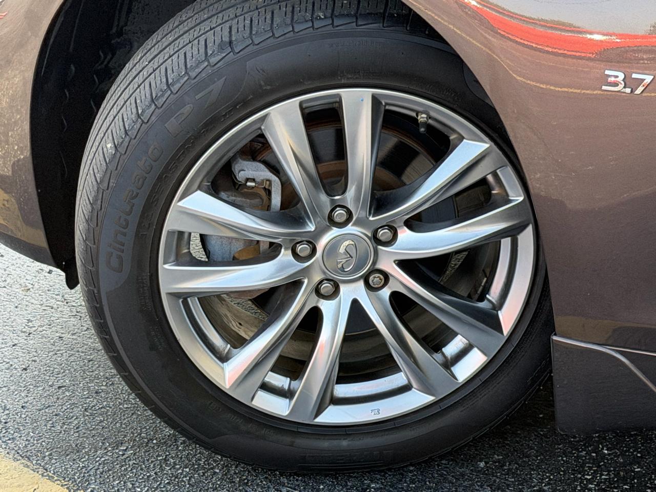 Infiniti Q70 4dr Sdn V6 AWD 2015