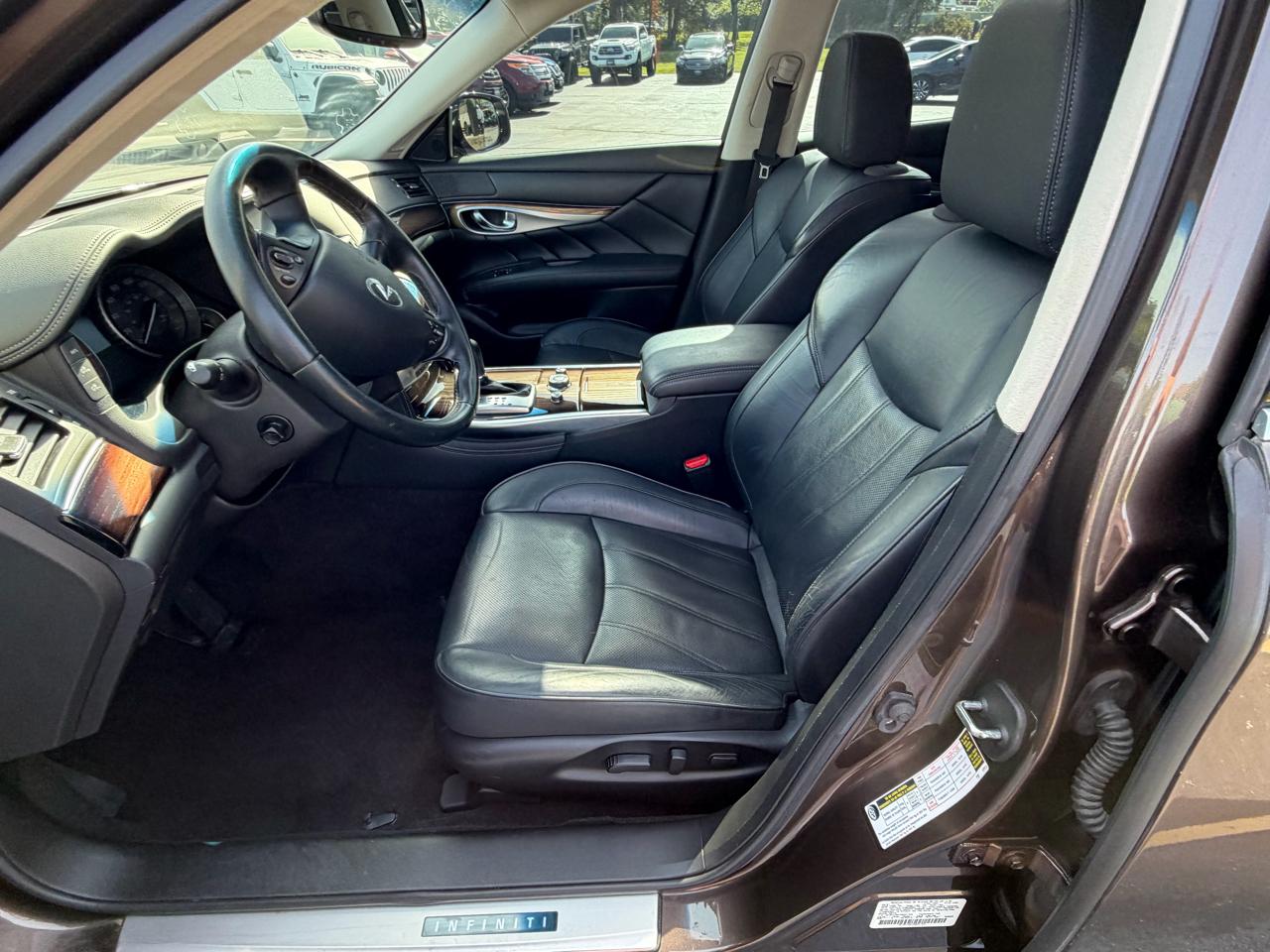 Infiniti Q70 4dr Sdn V6 AWD 2015