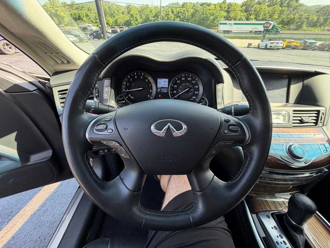 Infiniti Q70 4dr Sdn V6 AWD 2015