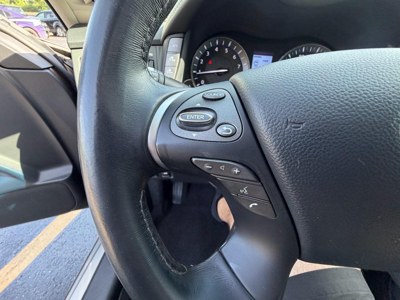 Infiniti Q70 4dr Sdn V6 AWD 2015