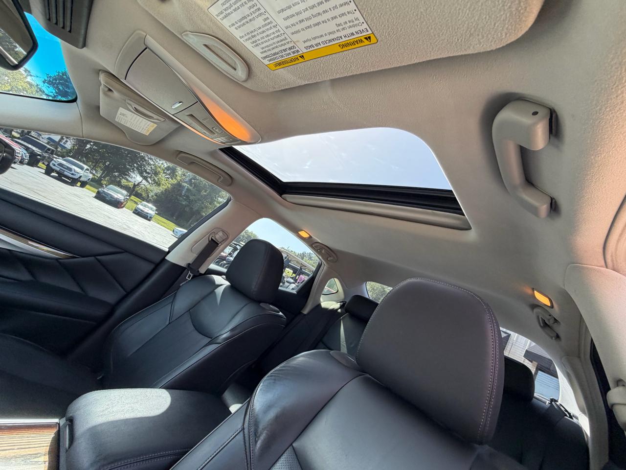 Infiniti Q70 4dr Sdn V6 AWD 2015