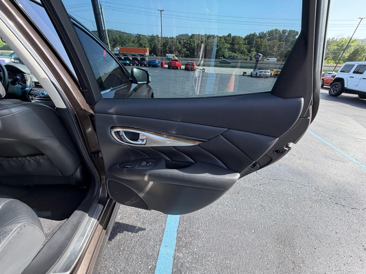 Infiniti Q70 4dr Sdn V6 AWD 2015