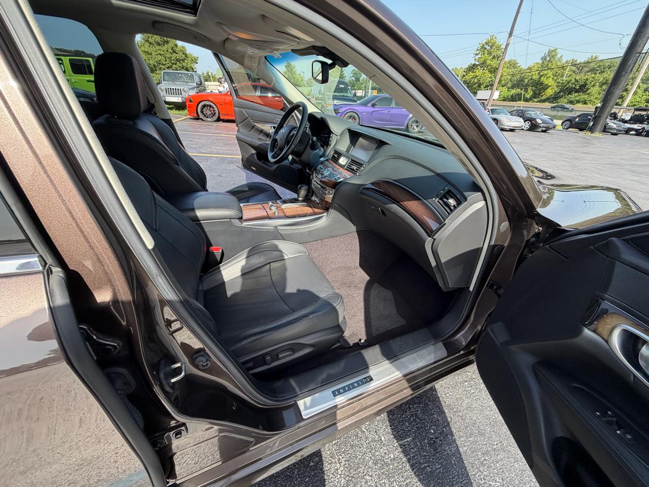 Infiniti Q70 4dr Sdn V6 AWD 2015
