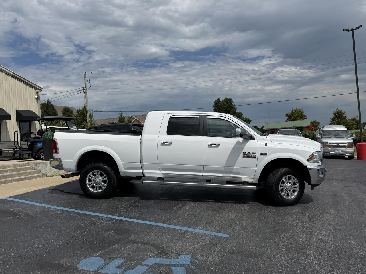 RAM 2500 Laramie 4x4 Mega Cab 6'4" Box 2018
