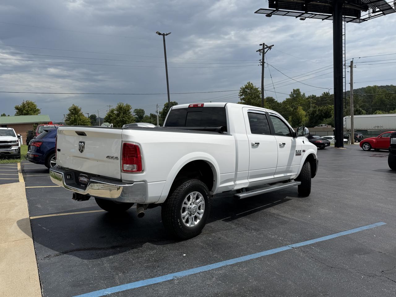 RAM 2500 Laramie 4x4 Mega Cab 6'4" Box 2018
