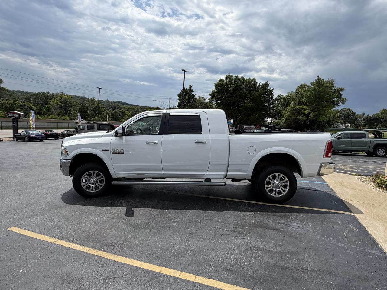 RAM 2500 Laramie 4x4 Mega Cab 6'4" Box 2018
