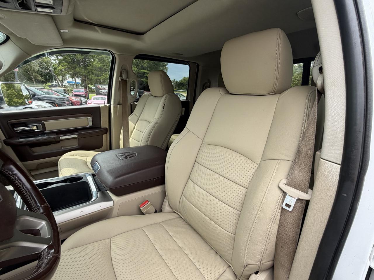 RAM 2500 Laramie 4x4 Mega Cab 6'4" Box 2018