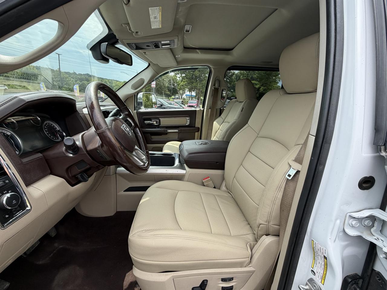 RAM 2500 Laramie 4x4 Mega Cab 6'4" Box 2018