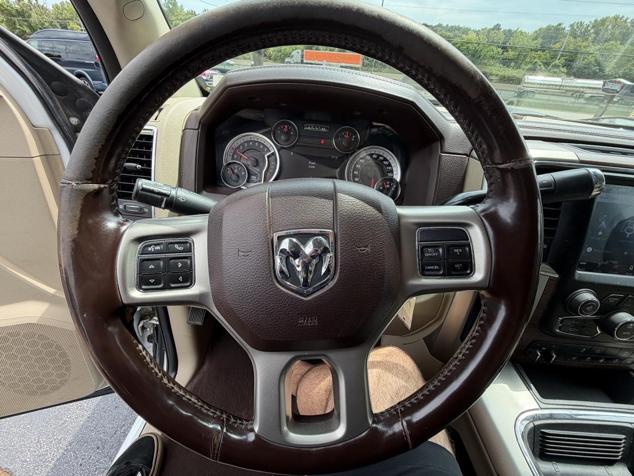 RAM 2500 Laramie 4x4 Mega Cab 6'4" Box 2018