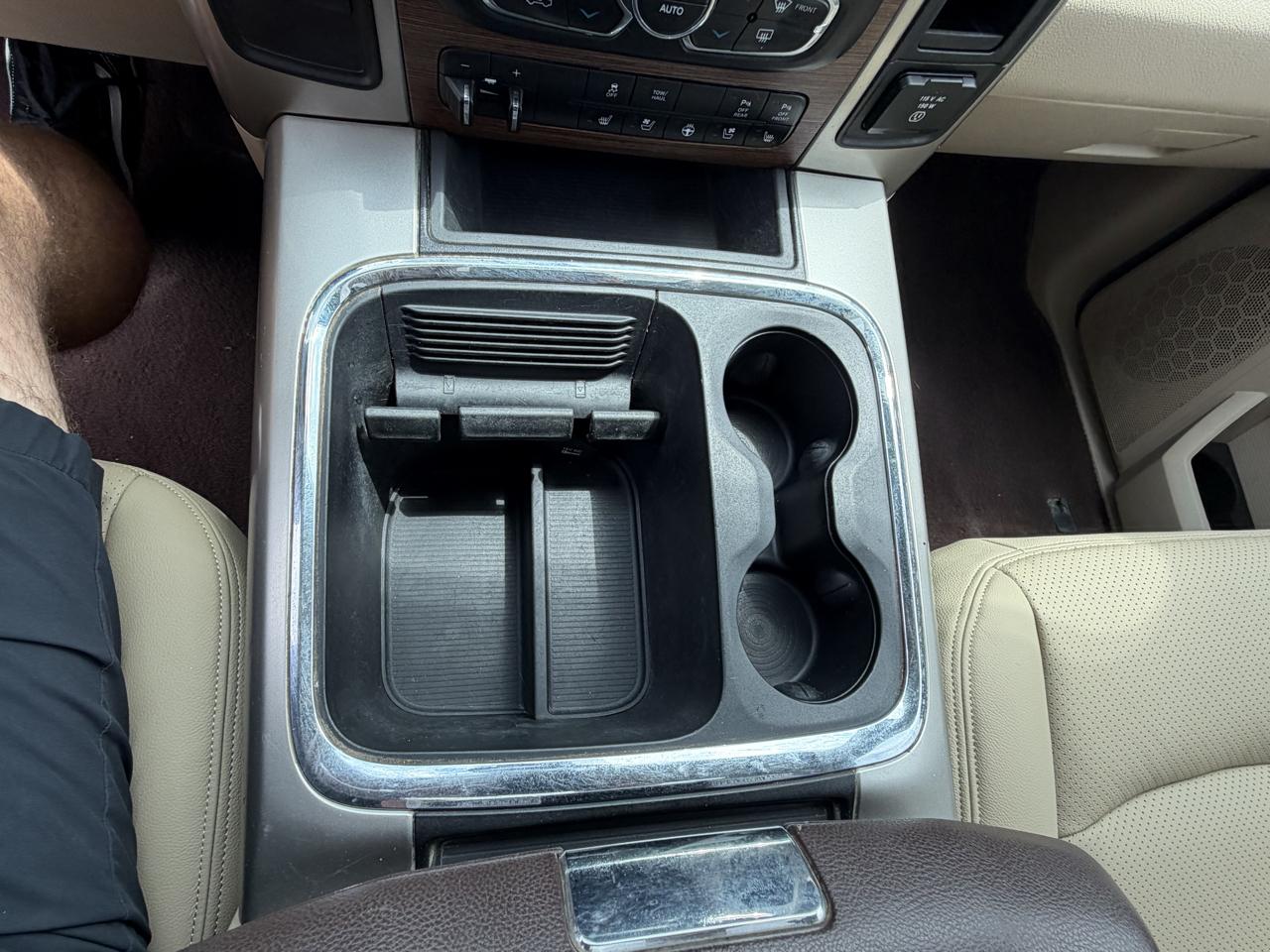 RAM 2500 Laramie 4x4 Mega Cab 6'4" Box 2018